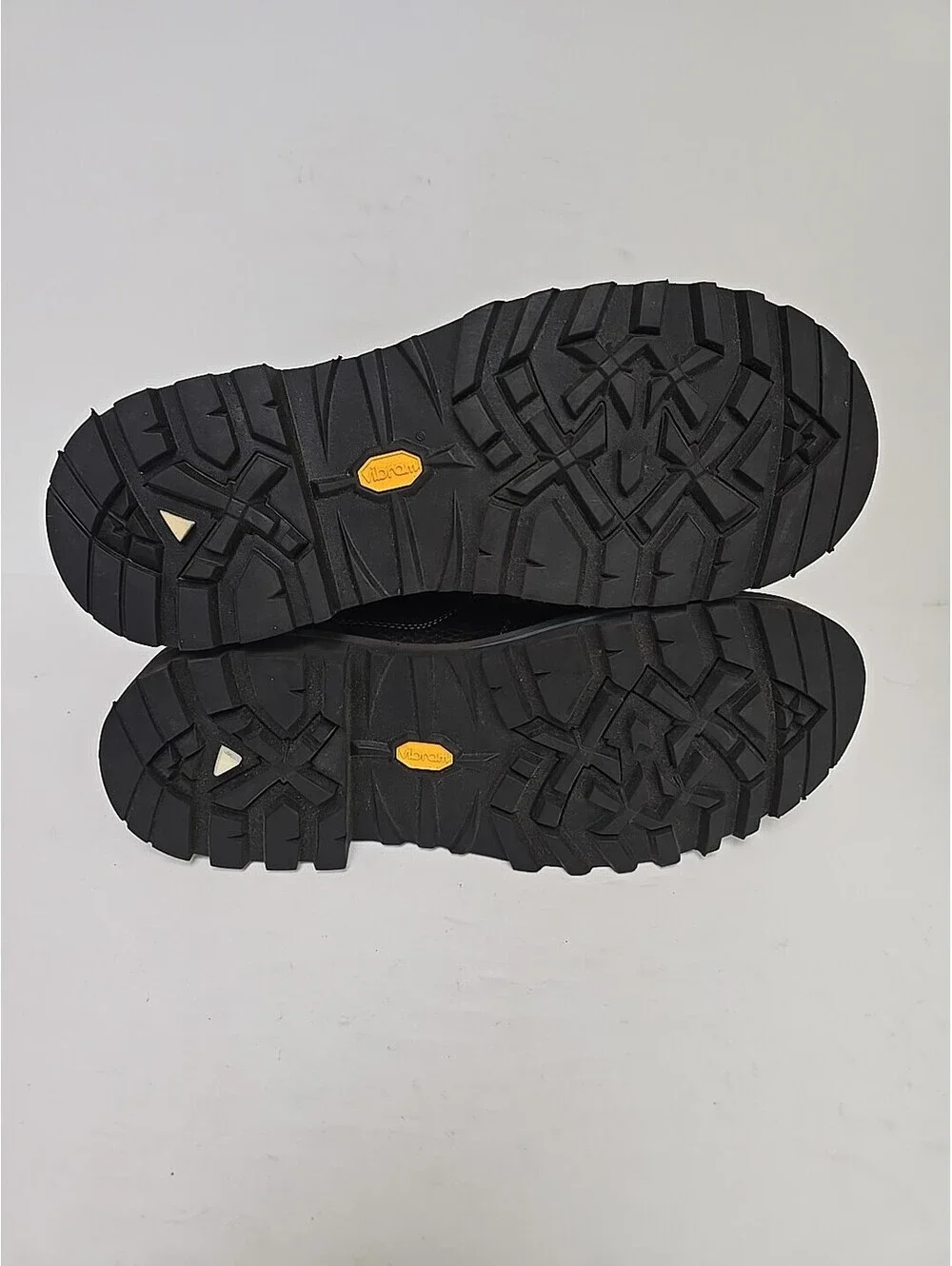 DAKOTA Men's 557 8